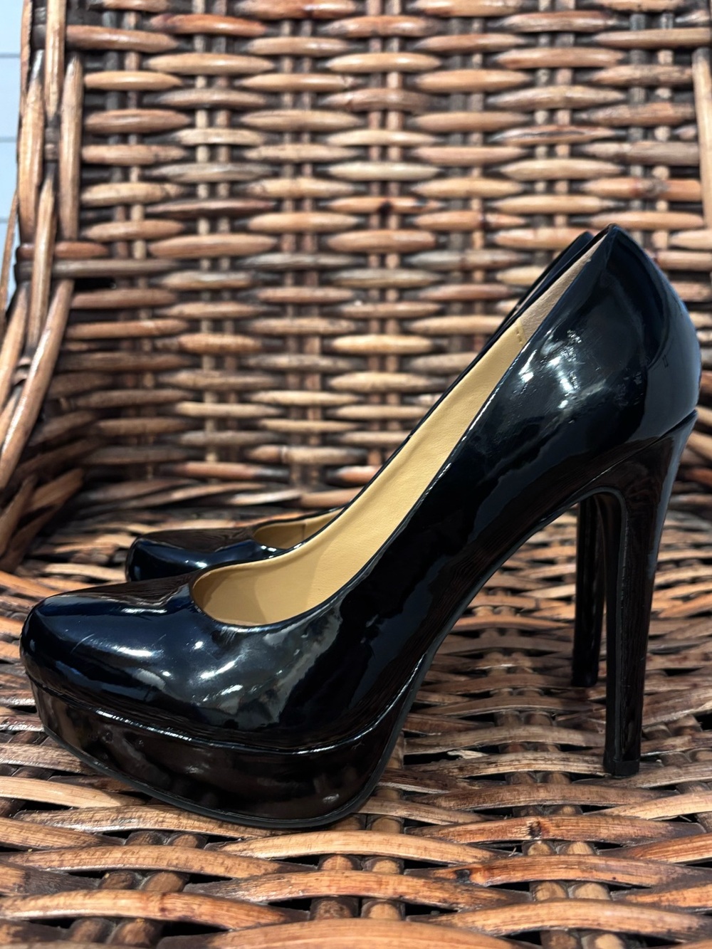 Chinese Laundry Black Patent Platform Stiletto Pumps in size 6.5